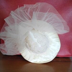 Mary Jean Elegant Bridal Veils Cream Hat with Lace and Tulle